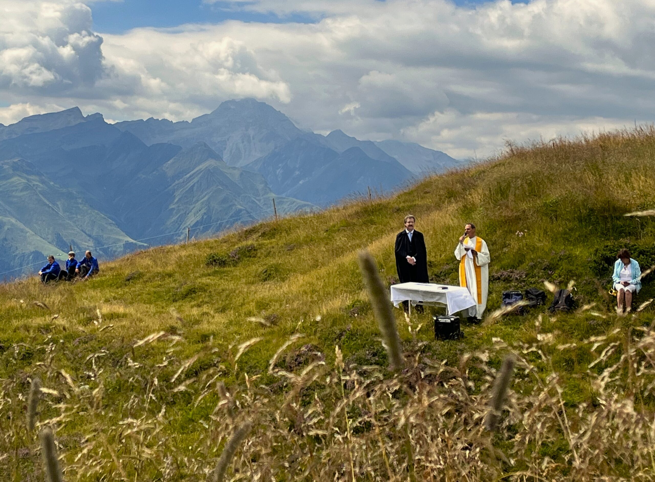 Ökumenischer Berggottesdienst mit Alpfest auf dem Piz Mundaun